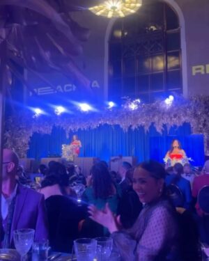 Jessica Betts Instagram - Congratulations @jessicabettsmusic on your Artistic Impact Award @reach_la 🎉🙌🏽🏆 I L O V ED presenting you 🥰😍🥰 #ProudWife❤️ YOU GOT THAT GLOW BABY‼️(Last slide) 😂
Stylist @lookslikelexx 
Mu @so.nimoh
