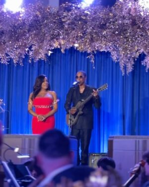 Jessica Betts Instagram - Congratulations @jessicabettsmusic on your Artistic Impact Award @reach_la 🎉🙌🏽🏆 I L O V ED presenting you 🥰😍🥰 #ProudWife❤️ YOU GOT THAT GLOW BABY‼️(Last slide) 😂
Stylist @lookslikelexx 
Mu @so.nimoh