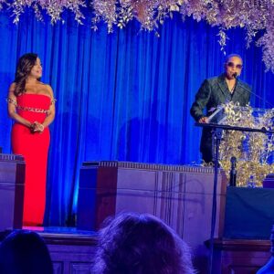 Jessica Betts Instagram - Congratulations @jessicabettsmusic on your Artistic Impact Award @reach_la 🎉🙌🏽🏆 I L O V ED presenting you 🥰😍🥰 #ProudWife❤️ YOU GOT THAT GLOW BABY‼️(Last slide) 😂
Stylist @lookslikelexx 
Mu @so.nimoh