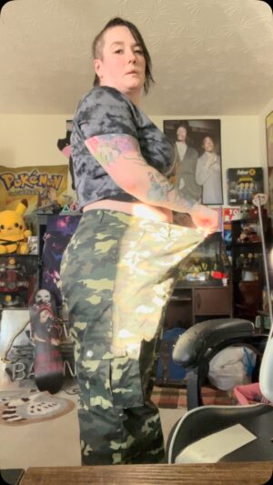 Jessica Cricks Instagram - The progress is slow, but it’s sure.  I haven’t been able to wear these pants comfortably in a long time. Now I have to wear a pair leggings underneath of them for them to stay up.  I have been overall trying to make better decisions in my life. Cutting out, toxic people, alcohol, and consistency. 

I’ve never been someone who constantly ate junk food, or fast food, my issue was that I wasn’t eating enough and my body responds opposite when it comes to stress and not eating.  I would go whole days without eating any food and then at night gorge on a large meal and it would do me no good.  I have been trying to be more consistent with my diet even though it isn’t always perfect. It’s definitely been improved.  I have to give a very special shout out to @restwhendeadclothing @ayourkefitness for helping me with a diet plan and a workout plan to help me get closer to feeling myself again.