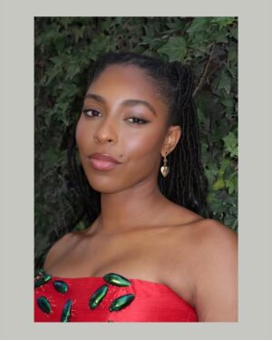 Jessica Williams Instagram - 🪲indie spirit!🪲

Dang that’s some gorgeous glam!!!! Thank you team. Bless your talented brains and hands. 

Makeup// @cherishbrookehill 
Hair Stylist// @larryjarahsims 
Locs install// @hairbyashnicole 
Stylist// @sarahslutsky 
Stylist assistant// @carlee___ 

——
👗 : @dauphinette.nyc
👠 : @inez
👛 : @tylerellisofficial
💎 : @ben_amun
@skims