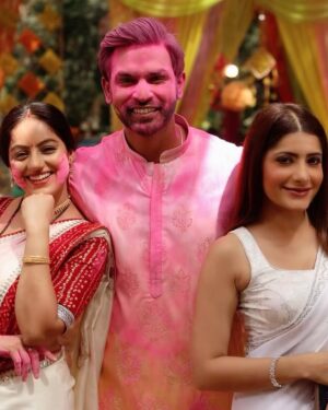Jia Mustafa Instagram - Happy Holi 💜🩷🩵
