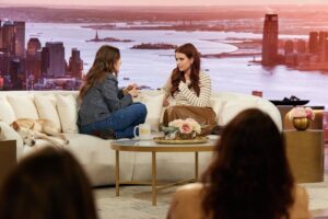 JoAnna Garcia Instagram - There are just some people that fill you up and make you happy. I know I’m not alone in feeling that about @drewbarrymore . I loved visiting her beautiful show. We got to reminisce over the years we have known each other and celebrate being in really beautiful moments in our lives. Drew, you’re a special one and anyone who gets to walk through your stage doors leaves with a smile on their face because of you and the incredible team surrounding you! Thanks for having me! Tune in to the @thedrewbarrymoreshow TODAY! 💛