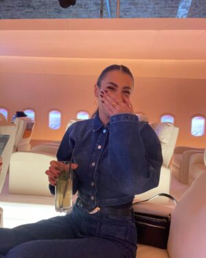 Joanna Chimonides Instagram - Progressive laughing fit incoming … 😂 I’ve been doing this job for 6 years & I still can’t be normal & get a serious picture 

A night with @meta @instagram family 🤍 and no I’m not on a PJ😂
