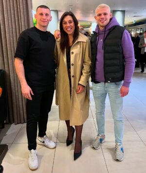 Joanna Jędrzejczyk Instagram - UFC w Londynie za nami 🏴󠁧󠁢󠁥󠁮󠁧󠁿👋🏻
Już nie możemy się doczekać kolejnych walk ✊🏻⚔️

@janblachowicz @joannajedrzejczyk @tyburamarcin 
Dziękujemy za ogromne emocje! 🧨🏟️