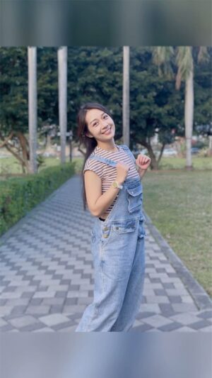 Joanne Yang Instagram - 少女たちが互いに抱き合う瞬間🤍🩵
かわいすぎる🥰

#女孩們