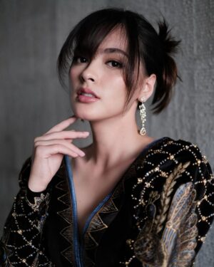 Jolene Marie Rotinsulu Instagram - Bersiap untuk Malam Anugerah Piala Citra Festival Film Indonesia 2024

@doleytobing on style, @dimassinggih on attire, @leciel.design on accessories, @windy_lazuardi on makeup and hairdo. Thank you team ✨