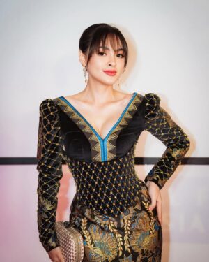 Jolene Marie Rotinsulu Instagram - Merandai Cakrawala Sinema Indonesia di Malam Anugerah Piala Citra Festival Film Indonesia 2024 🇮🇩

@doleytobing on style, @dimassinggih on attire, @leciel.design on accessories, @windy_lazuardi on makeup and hairdo, @armanfebryan on documentation.

@festivalfilmid @parfi56