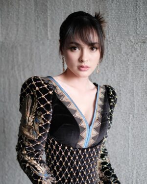 Jolene Marie Rotinsulu Instagram - Bersiap untuk Malam Anugerah Piala Citra Festival Film Indonesia 2024

@doleytobing on style, @dimassinggih on attire, @leciel.design on accessories, @windy_lazuardi on makeup and hairdo. Thank you team ✨