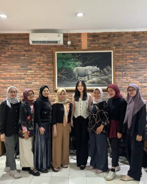 Jolene Marie Rotinsulu Instagram - Raker #TimBadak 2025 di HQ Yayasan Badak Indonesia.
Terima kasih banyak kami ucapkan kepada semua pihak yang sampai hari ini telah dan masih mendukung @badak.indonesia dan segala upaya yang dilakukan untuk mencegah terjadinya illegal poaching Badak yang saat ini statusnya sudah “Critically Endangered”.
Banyak sekali hal-hal baik yang sudah kami rencanakan dan segera akan direalisasi di tahun 2025 ini, semoga di tahun 2025 ini kami bisa berusaha lebih baik lagi tentunya dengan dukungan dari semua #SahabatBadak, salam lestari!

*bonus slide terakhir 🤭

With love,
Your Sumatran and Javan Rhino Conservation Ambassador 🦏🌳