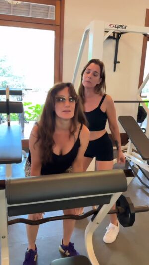 Jorgelina Aruzzi Instagram - Esas son amigas 🤜🏻🤛🏻
Etiqueta a esa amiguis que jamás abandona! 
#gym #amigas #ree #viralvideos #humor