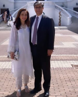 Juggan Kazim Instagram - The mark of a great husband is not in his ability to lead but in his capacity to support his partner with compassion and understanding.

@laalshah1208