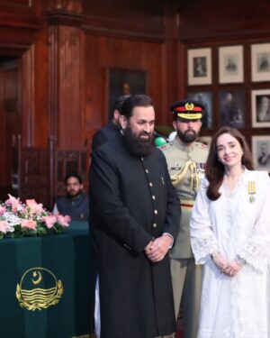 Juggan Kazim Instagram - The mark of a great husband is not in his ability to lead but in his capacity to support his partner with compassion and understanding.

@laalshah1208
