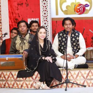 Juggan Kazim Instagram - Experience the magic of Bahar-e-Ramadan with host Juggun Kazim, alongside special guests Ehtisham Khan and Dua Khan. 

@juggunkazim @ehtishamkhanofficial @i_dua_khan_official @zainab.gondal

#AANTV #JuggunKazim #ehtishamkhan #duakhan