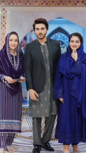Juggan Kazim Instagram - Ramzan Pakistan 
Day#5

Co Host @khanahsanofficial
Only on PTV Network 
@ptvhome.official

My wardrobe @charizma_official
Stylist @style.bynida
📹 @hbnphotographer