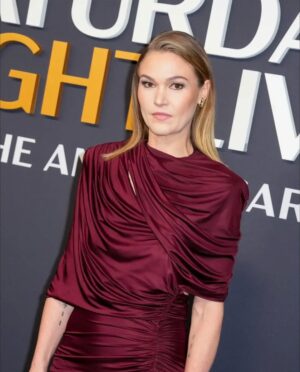Julia Stiles Instagram - Still verklempt! What an amazing weekend. Thank you for having me! @nbcsnl (pssst! Check out  @wishyouwereherefilm please and thank you 😊 link in bio) 

Glam Squad @elizayerry @creightonbowman  @makeup_by_emilia @stellamccartney