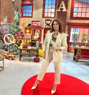 Julia Vignali Instagram - ✨ @affaireconclue 

Stylist : @auroredonguy @hazalmlssa 
Make up artist : @fannymart3010 
Hairdresser : @katia_matisse_giorgi