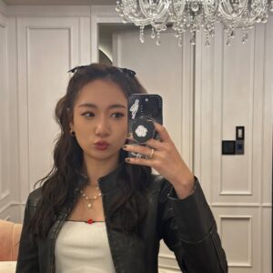 Julia Wu Instagram - The other week 🎧ྀི♪⋆.✮
新年快樂的一些日常
#啾ㄟ五欸某欸