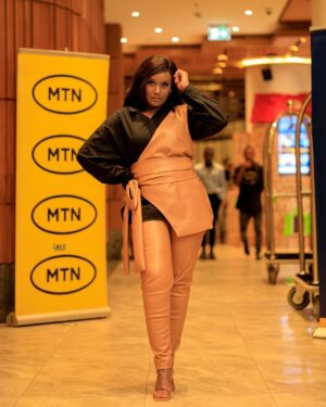 Juliana Kanyomozi Instagram - MTN CEO business cocktail 🎤💫

@zakiephotography