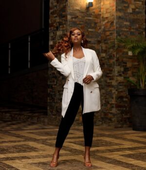 Juliana Kanyomozi Instagram - Weekend vibes 🎤 🤍

 📸  @zakiephotography
