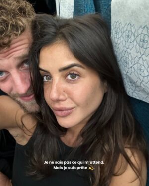 Julie Bertin Instagram - Ce mois-ci a été un vrai ascenseur émotionnel. J’ai senti qu’un cycle se terminait, et comme à chaque fois, ça m’a secouée .. 

Mais j’ai appris une chose : pour traverser ces périodes, il faut s’ancrer dans ce qui nous fait du bien 🌿.