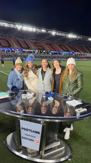 Julie Foudy Instagram - ⚽️🪜😂 Ladder drills may or may not have prepared us for this dance step: 

#soccer #womenssoccer #uswnt #shebelievescup #seleccioncolombia #kendricklamar #ussoccer #soccerlife