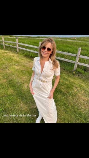 Julie Snyder Instagram - Notre charmant pavillon « La Marina » sur le domaine de @hoteldelagrave est disponible quelques semaines en juin ou juillet-août. 

Vue sur la mer, plage en face du pavillon, à deux pas des restos, café, boutiques, salles de spectacle sur le site historique de La Grave 

Lit queen avec matelas et oreillers de grande qualité. 

Couette et Literie anti allergène 

Cuisinette avec poêle, frigo intérieur et frigo extérieur. 
Salle de bain intégrée au pavillon 
BBQ, table à picnic 

Stores qui assurent l’opacité pour ne pas se faire réveiller par le soleil des îles :) 

ventilateur au plafond

Cuisine neuve et toute équipée, rangement, grandes fenêtres avec vue sur mer et sur la cours.

150$ par personne par nuit pour réserver (514) 293-2851 ou (514) 710-4765 ou sur le site hoteldelagrave.ca #ilesdelamadeleine @ilesdelamadeleine #borddemer