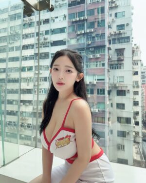 Jun Amaki Instagram - 🥊🇭🇰❤️

《培生擂台：無敵盃》🥊
リングガールを務めさせていただきます！

in 香港🇭🇰
計量、記者会見でした！

本日16日本番です🥊
香港に居る皆様、ぜひ一緒に応援しましょう❤️❤️

マネージャーさんと、
オンオフしっかり切り替えながら
めちゃくちゃ満喫してます🫶🏻🕶️

#hongkong
#香港