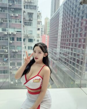 Jun Amaki Instagram - 🥊🇭🇰❤️

《培生擂台：無敵盃》🥊
リングガールを務めさせていただきます！

in 香港🇭🇰
計量、記者会見でした！

本日16日本番です🥊
香港に居る皆様、ぜひ一緒に応援しましょう❤️❤️

マネージャーさんと、
オンオフしっかり切り替えながら
めちゃくちゃ満喫してます🫶🏻🕶️

#hongkong
#香港