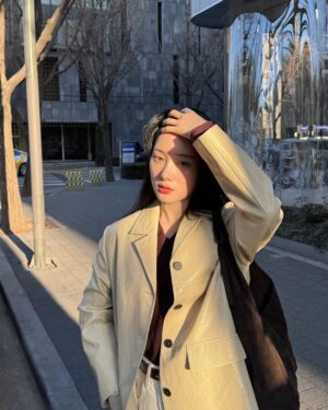Jung Chae-yeon Instagram - 이번 주엔 10도가 훌쩍 넘는다며🫢