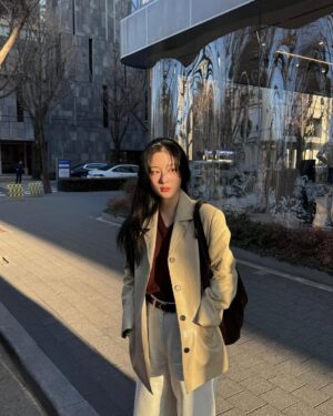 Jung Chae-yeon Instagram - 이번 주엔 10도가 훌쩍 넘는다며🫢