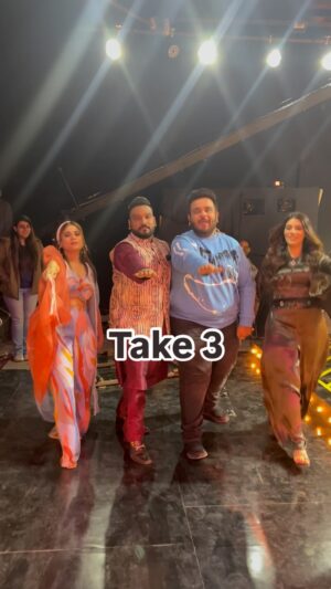 Jyotica Tangri Instagram - Mera haassa nahi ruk reya🤣😂😅🤣🤣🤣😂

I love you all @mastersaleem786official bhaji @thesachinahuja bhaji @mannatnoormusic 😍

#jyoticatangri #sheeshmahal #trendingreels #trending #jtmusic