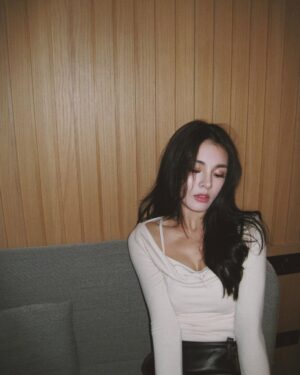 Kabby Hui Instagram - messy hair.🖤