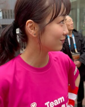 Kaho Takada Instagram - 東京マラソン2025！！！
今年もteam DMHCとして参加させてもらいました🏃‍➡️
無事完走、目標達成、自己ベスト更新4時間59分！！
あっぶないあっぶない
ギリだけど念願のサブ5仲間入り🎖️

沿道での応援は1人で走ってるんじゃないんだと
前に前に背中を押してくれた。
本当にありがとうございました！
もっとドナルド•マクドナルド•ハウスが広がってゆきますようにと願いを込めて走りました。
ハウスは病気の子供とそのご家族が
一緒に過ごせる家の事🏠
今年も色々なハウスチャリティイベントをやると思います、参加してくれたり思い出してくれたら嬉しいです☺︎

なんだか、今年も、よき一年になりそう〜