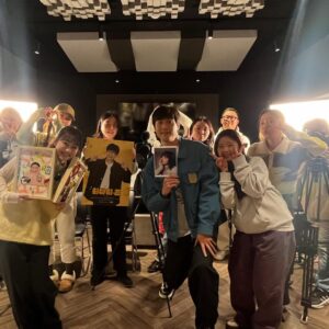 Kaho Takada Instagram - 다니엘 씨와 4개월 만의 재회~~
얼굴을 보면서 이야기할 수 있어서 정말로 정말로 기뻤어☺︎
탑텐쇼 전날에 찍었어요🧀
혼전연애랑 다른 스태프분들이었는데
말도 못하는 나를 따뜻하게 맞아줘서
정말 고마웠다.
체다치즈 편집도 너무 이쁘고🧀
이런 기회를 만들 수 있는 다니엘 씨는
정말 대단해~~
YouTube, 최다치-즈 많이 봐주세요🍋

ps.오늘은 다니엘의 생일!
happy birthday ❣️
#카호다니
#우리다음엔어떤타이밍에만날수있어?
#기대가됩니다

ダニエルさんと4ヶ月ぶりの再会~~
顔を見ながら話せて本当に本当に嬉しかった☺︎
トップテンショーの前日に撮りました🧀
婚前恋あいとは別のスタッフさん達だったんだけど
喋れない私を温かく迎えてくれて
本当にありがたかった。
チェダーチーズの編集も可愛すぎるしね🧀
こんな機会を作れるダニエルさんは
本当に凄い~~
YouTube、チェダーチーズ、沢山見て下さいな🍋

ps.今日はダニエルさんの誕生日！
チュカヘヨ！happy birthday ❣️
#かほダニ
#私達次はどんなタイミングで会える？
#楽しみ