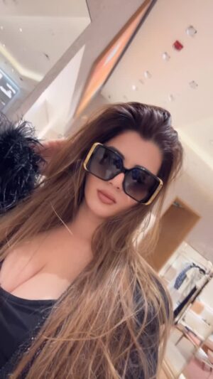 Kainaat Arora Instagram - Fashion is Art And you are the canvas 
.
.
.
.
#kainaatarora