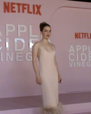 Kaitlyn Dever Instagram - Apple cider vinegar @netflix Feb 6th