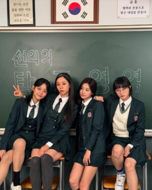 Kang Hye-won Instagram - 안녕 나의 언니들🥰👭👭😎