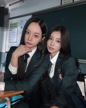 Kang Hye-won Instagram - 채화즈🥰❤️