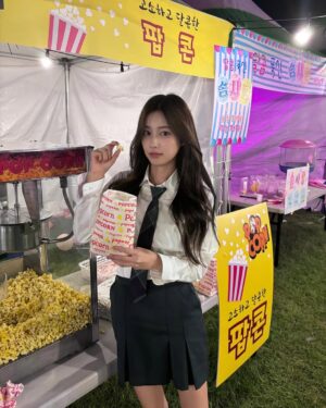 Kang Hye-won Instagram - 9화도 많은 시청 부탁드립니다🍿😎