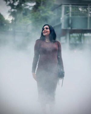 Kanmani Manoharan Instagram - Captured by the one who holds my heart ♥️ 
Husband @aswath_official Photography 🥰😘💯

Travel partner @msmholidays 

#singapore #singaporedairies❤️ #livingmydream