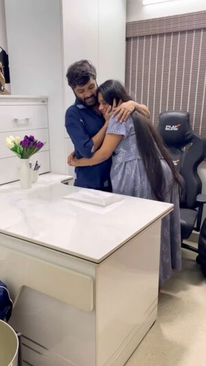 Kannika Snekan Instagram - “A beautiful surprise from my husband before our baby delivery—feeling so loved and grateful! 🥰 
#iphone16promax #iphone16promax1tbnaturaltitanium 🤞🏻
