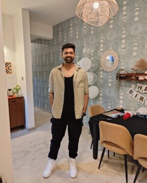 Kanupriya Gupta Instagram - Happppppiest birthday my home ♥️ 3.3.2025

May this year be the biggest bestest one ever !!! May you have a million reasons to smile… thank you for spreading so much joy around everyone ! You truly are a gift to many 💕

To a year full of growth, health, peace, and love

Happy birthday Rohu ♥️