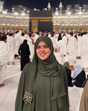 Kanwal Aftab Instagram - Mai aur mera Pasandeeda Mard 🥀

[ kanwalzulqarnain, kanwalaftab, blessed, alhumdulillah, kabah, haram ]