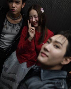 Kanyawee Songmuang Instagram - จับปูใส่ด้ง