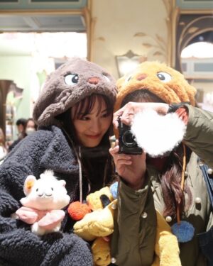 Karen Otomo Instagram - おはよう☀
大好きな祝日には、

すきすきすきすきなものの、
写真たち。

いつかのディズニーは、
にゃんにゃんにゃんの日にアップしようと思ってたのに過ぎてたーあちゃ🤦🏻‍♀️

私はベルリオーズ、
妹はトゥルーズ。

ちょっとした推し活も添えて。

さて、今週の予定です！

2月24日(月)
・17:10〜FM GUNMA「flower pot」
・22:00〜Abema「今日、好きになりました。」

2月28日(金)
・「MORE」発売日
・20:00〜フジテレビ「ウワサのお客さま」

3月1日(土)
・8:30〜関西テレビ「土曜はナニする！？」

3月2日（日）
・関西コレクション