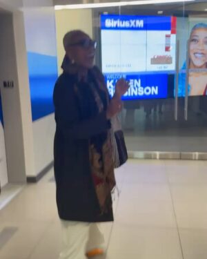 Karen Robinson Instagram - Hello, Sunshine!🌞 

Whirlwind morning of #lawandordertoronto PR . . . thank you @siriusxmcanada ‘s #theboost & @thebreakdown167 for making it easy and breezy and SNACKTASTIC!!!!

Then it was on to @thegoodstuffctv with suave and sweet @kccollinsworld, and let me tell you - @mary_berg3 is THAT girl. Loveliness personified. Adorable!

And finishing up with @cbcedmonton, I sure was glad to have my team getting me through.

Spring is coming, people. Hang in there.❤️

💇🏽 Cut, colour & style by @lorrij_texturedbeauty
💋@luckymakeup
👗@lifeofmanek
💎Earrings by @wilymijewelryco