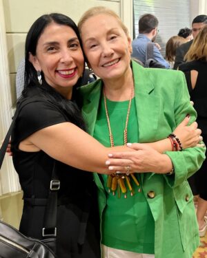 Karla Rubilar Instagram - ✨ ¡Cuando el cariño es real! ✨

No puedo evitar admirar profundamente a esta mujer increíble, @ceciliamorelm. 🌟 Es un honor acompañarlos en cada acto de reconocimiento y mantención del legado del presidente Piñera como lo fue el convenio con la @ucatolicaoficial para el cuidado de su archivo . 🙌

Gracias por ser un ejemplo de compromiso, esfuerzo y pasión. ¡Qué afortunada soy de poder estar a su lado en este camino! 💙 #Admiración #Legado #TrabajoEnEquipo #Inspiración