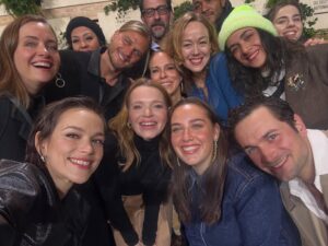 Karoline Herfurth Instagram - 🥳👯✨💕 Danke für schon  über 600000 wunderschönere Zuschauer*innen 🥳👯✨💕
Wunderschöner geht‘s weiter im Kino 🍿