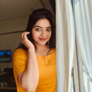 Kashmira Kulkarni Instagram - Confidence is the best accessory. Rock it and own it.

#random #randomclick #picoftheday #confidence #actress #kashhmiragkulkarrni #kashmiraofficial #kashmirakulkarni